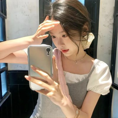 我的妈妈是校花 封面